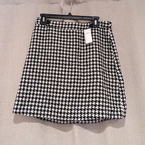 Banana Republic Black and White Houndstooth Mini Skirt